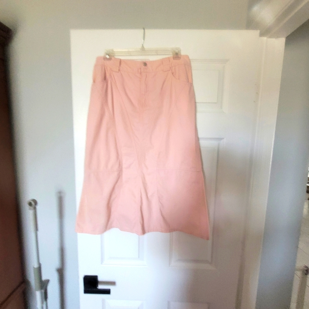 Skirt, flare at the bottom in light pink by Spiegel size 10